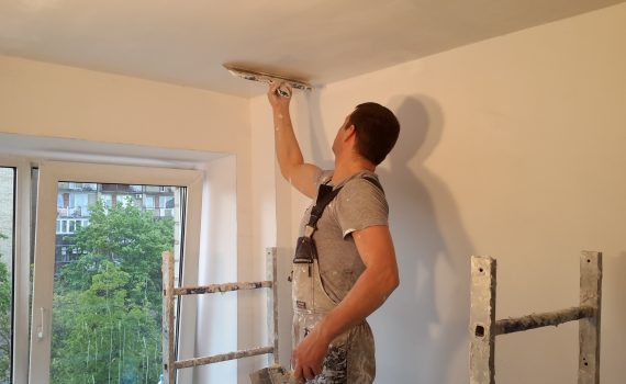 Sienų ir lubų glaistymas, buto apdaila Vilniuje.